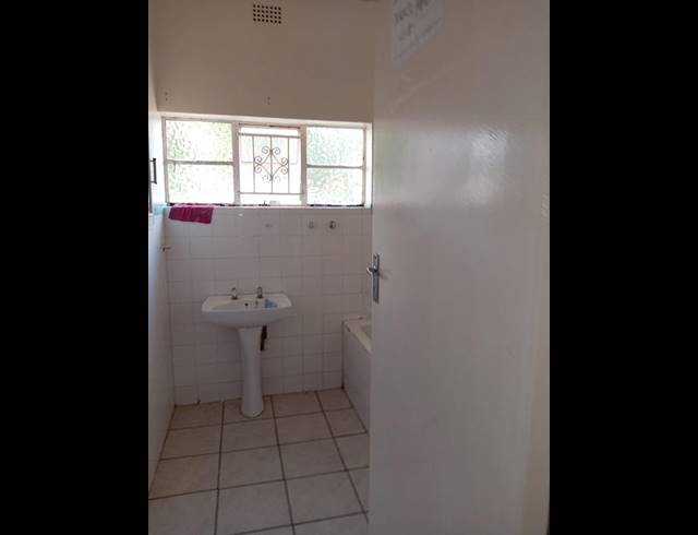 6 BEDROOM HOUSE FOR SALE IN ORANGE GROVE